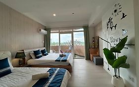 Riverbank Suites Waterfront